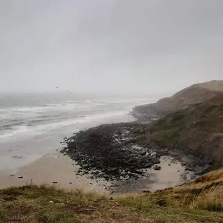 Fl'heurt De Sable Au Bord De Ле-Портель