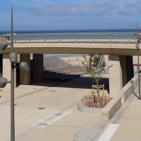 Fl'heurt De Sable Au Bord De Le Portel
